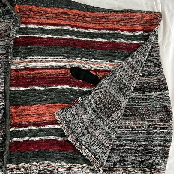 Volcom Head Honcho Poncho. - Picture 9 of 11